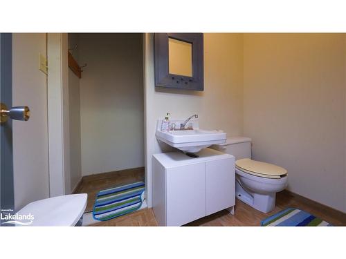 1005 Murrays Road, Haliburton, ON - Indoor Photo Showing Bathroom