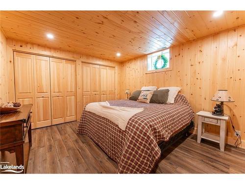 861 Selena Drive, Sprucedale, ON - Indoor Photo Showing Bedroom