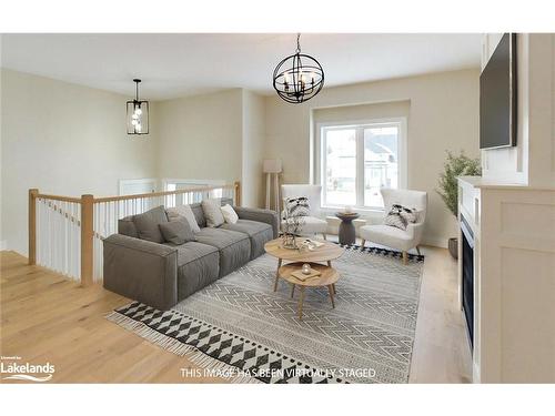 19 Gordon Crescent, Meaford, ON - Indoor Photo Showing Living Room