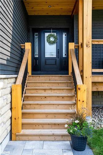 94 Stanley Street, Collingwood, ON - Outdoor With Exterior