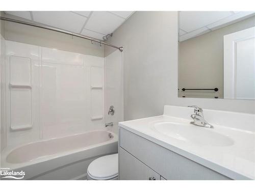 61 Thompson Road W, Penetanguishene, ON - Indoor Photo Showing Bathroom