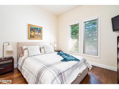2 Evergreen Road, Collingwood, ON - Indoor Photo Showing Bedroom