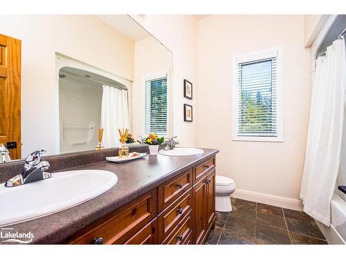 2 Evergreen Road, Collingwood, ON - Indoor Photo Showing Bathroom