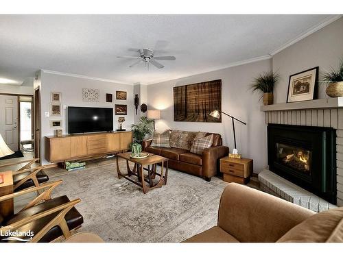 25-4 Ramblings Way, Collingwood, ON - Indoor Photo Showing Living Room