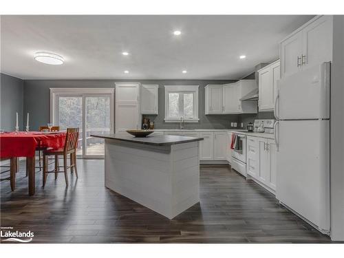 1010 Beard Farm Trail, Coldwater, ON - Indoor Photo Showing Kitchen