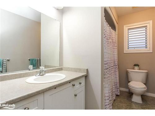 8 Pennsylvania Avenue, Wasaga Beach, ON - Indoor Photo Showing Bathroom