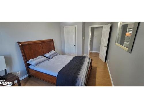 4-349 King Street, Midland, ON - Indoor Photo Showing Bedroom