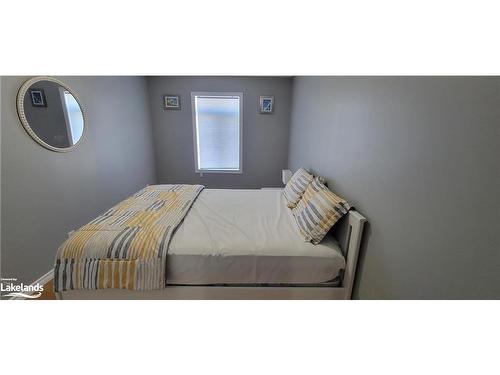 4-349 King Street, Midland, ON - Indoor Photo Showing Bedroom