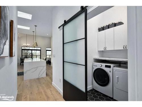 701 Sixth Street, Collingwood, ON - Indoor Photo Showing Laundry Room