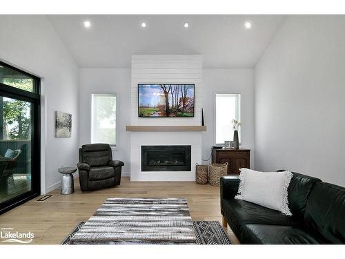 701 Sixth Street, Collingwood, ON - Indoor Photo Showing Living Room With Fireplace
