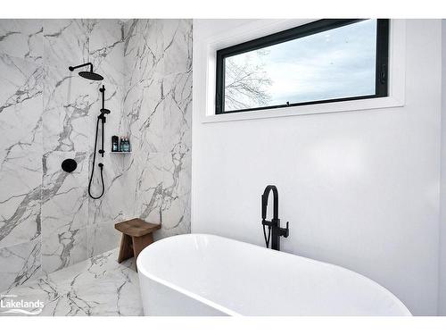 701 Sixth Street, Collingwood, ON - Indoor Photo Showing Bathroom