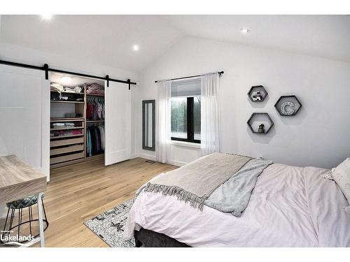 701 Sixth Street, Collingwood, ON - Indoor Photo Showing Bedroom