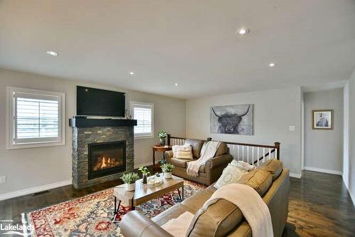 117 Stanley Street, Collingwood, ON - Indoor Photo Showing Living Room With Fireplace