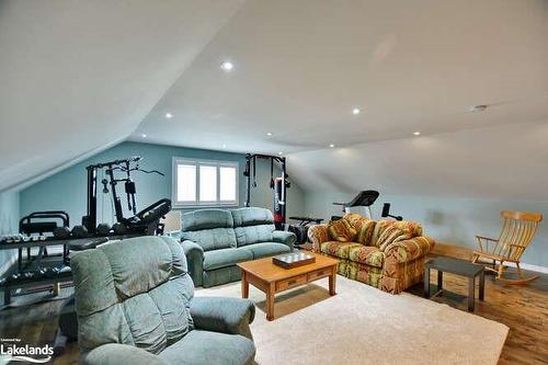 117 Stanley Street, Collingwood, ON - Indoor Photo Showing Living Room