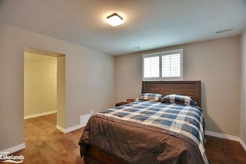 117 Stanley Street, Collingwood, ON - Indoor Photo Showing Bedroom