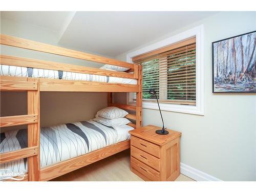 109 Craigmore Crescent, The Blue Mountains, ON - Indoor Photo Showing Bedroom