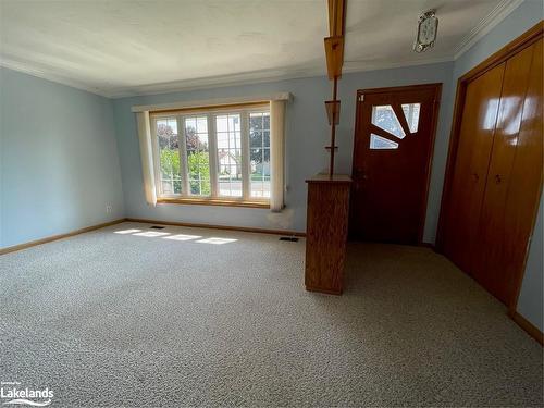 27 Herbert Avenue, Markdale, ON - Indoor Photo Showing Other Room