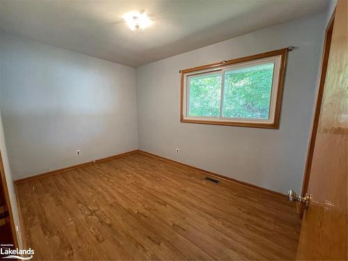 27 Herbert Avenue, Markdale, ON - Indoor Photo Showing Other Room