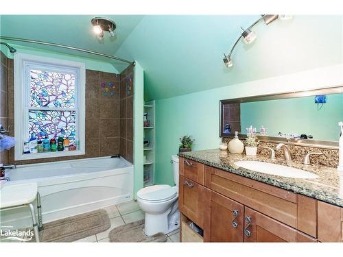16 Bridge Street, Baysville, ON - Indoor Photo Showing Bathroom