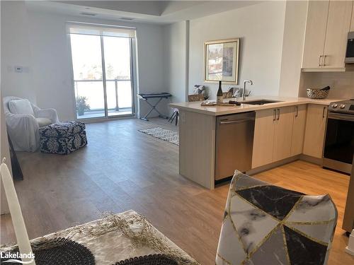 321-1 Hume Street, Collingwood, ON - Indoor Photo Showing Kitchen