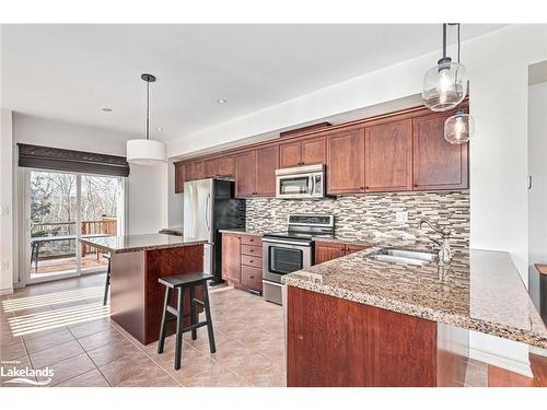 59 Joseph Trail, Collingwood, ON - Indoor Photo Showing Kitchen With Upgraded Kitchen