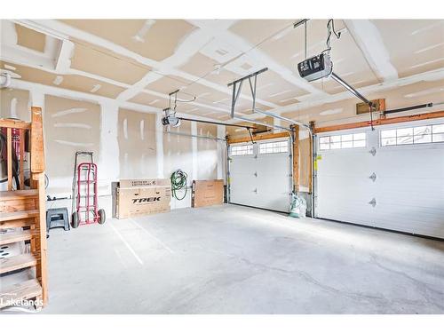 59 Joseph Trail, Collingwood, ON - Indoor Photo Showing Garage
