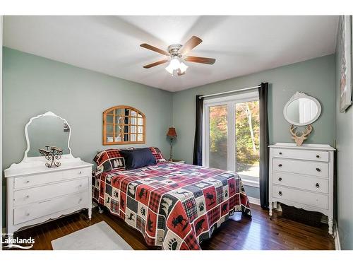 1518 Lone Pine Drive, Bracebridge, ON - Indoor Photo Showing Bedroom