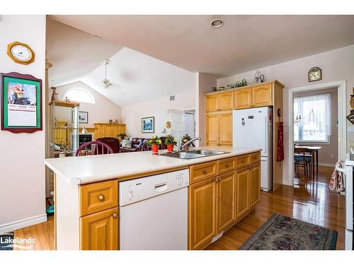 110 Aberdeen Court, The Blue Mountains, ON - Indoor Photo Showing Kitchen With Double Sink