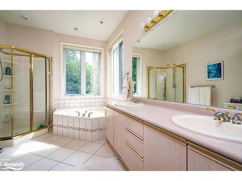 110 Aberdeen Court, The Blue Mountains, ON - Indoor Photo Showing Bathroom