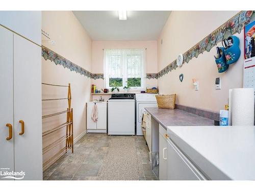 110 Aberdeen Court, The Blue Mountains, ON - Indoor Photo Showing Laundry Room