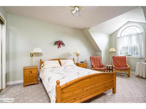 110 Aberdeen Court, The Blue Mountains, ON - Indoor Photo Showing Bedroom