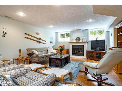 110 Aberdeen Court, The Blue Mountains, ON - Indoor Photo Showing Living Room With Fireplace