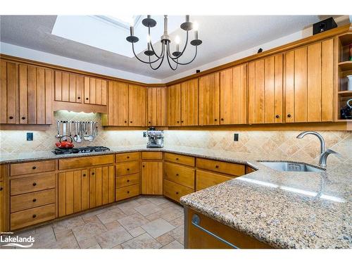 9450 County Road 9, Clearview, ON - Indoor Photo Showing Kitchen