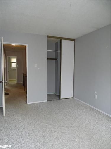 28 Fox Run, Barrie, ON - Indoor Photo Showing Other Room