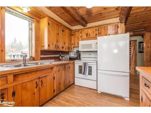 A-411 Peggs Mountain Road, Burk'S Falls, ON - Indoor Photo Showing Kitchen With Double Sink