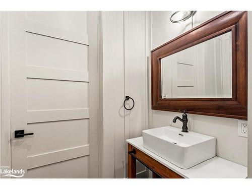 103 Whites Falls Road, Georgian Bay Twp, ON - Indoor Photo Showing Bathroom