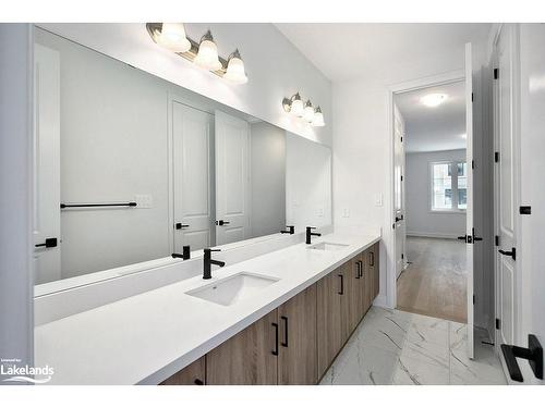 5-11 Bay Street E, Thornbury, ON - Indoor Photo Showing Bathroom