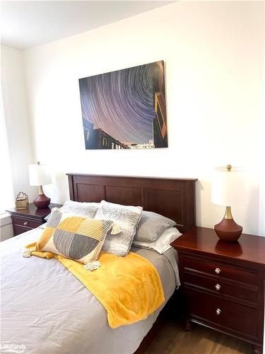 22 St. Paul Street, Collingwood, ON - Indoor Photo Showing Bedroom