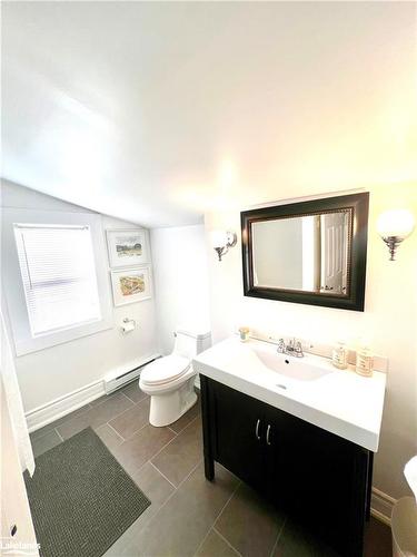 22 St. Paul Street, Collingwood, ON - Indoor Photo Showing Bathroom