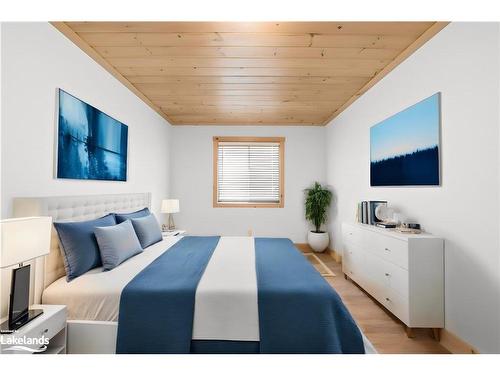 23 Smith Pine Crescent, Mckellar, ON - Indoor Photo Showing Bedroom