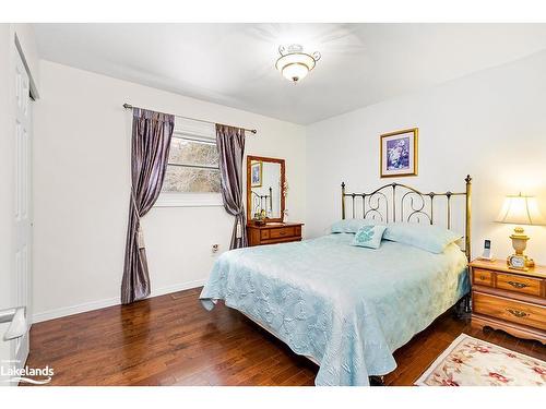 50 Louisa Street W, Thornbury, ON - Indoor Photo Showing Bedroom
