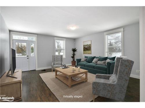 205731 26 Highway, Meaford, ON - Indoor Photo Showing Living Room