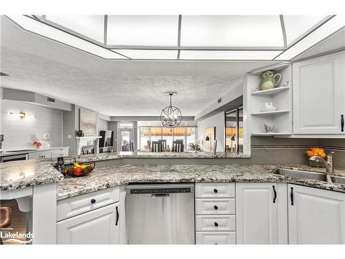 10-8 Beck Boulevard, Penetanguishene, ON - Indoor Photo Showing Kitchen With Upgraded Kitchen