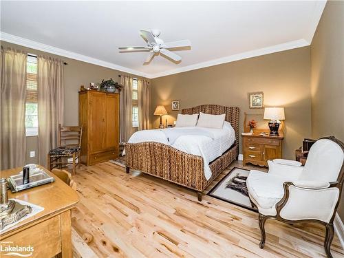 2964 Pinecone Trail, Washago, ON - Indoor Photo Showing Bedroom