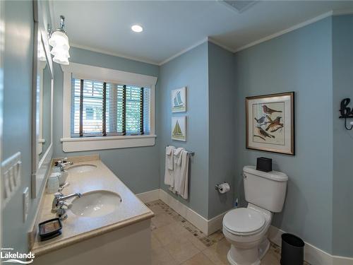 1020 Birch Glen Villa 12 Week 4 Road, Baysville, ON - Indoor Photo Showing Bathroom