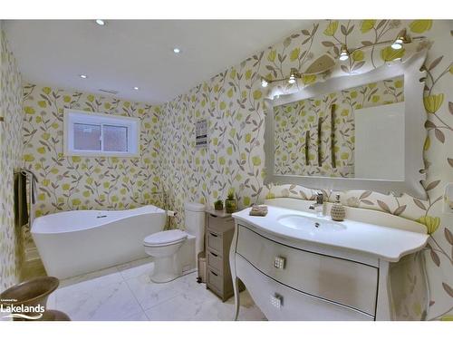 117 62Nd Street S, Wasaga Beach, ON - Indoor Photo Showing Bathroom