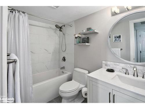 705-24 Ramblings Way, Collingwood, ON - Indoor Photo Showing Bathroom