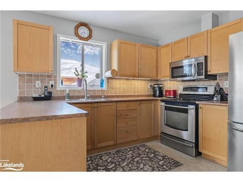 166 58Th Street S, Wasaga Beach, ON - Indoor Photo Showing Kitchen