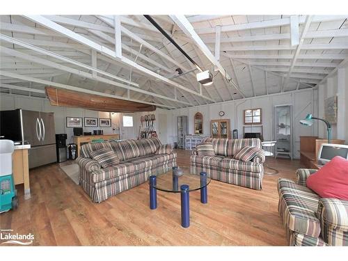 838742 4Th Line E, Mulmur, ON - Indoor Photo Showing Living Room