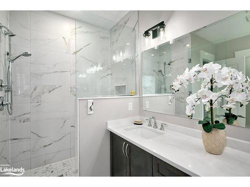 209 Snowberry Lane, Kemble, ON - Indoor Photo Showing Bathroom